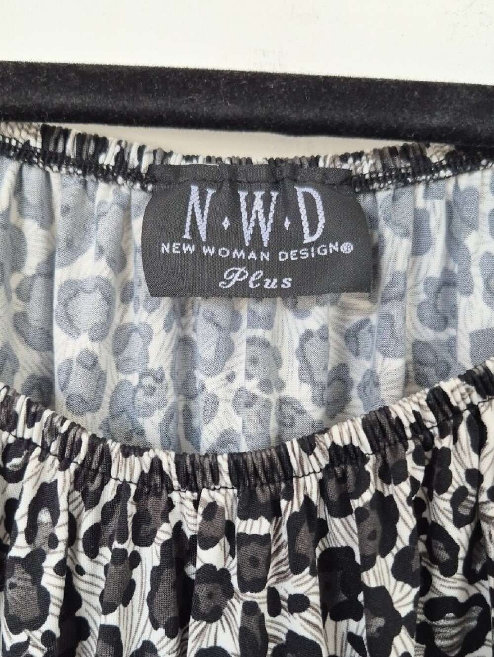 Black & White Leopard Print Ruffle Tunic - Picture 2 of 8